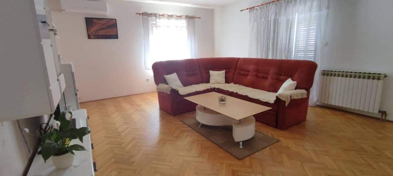 Apartment Eva Rovinjsko Selo Exteriör bild